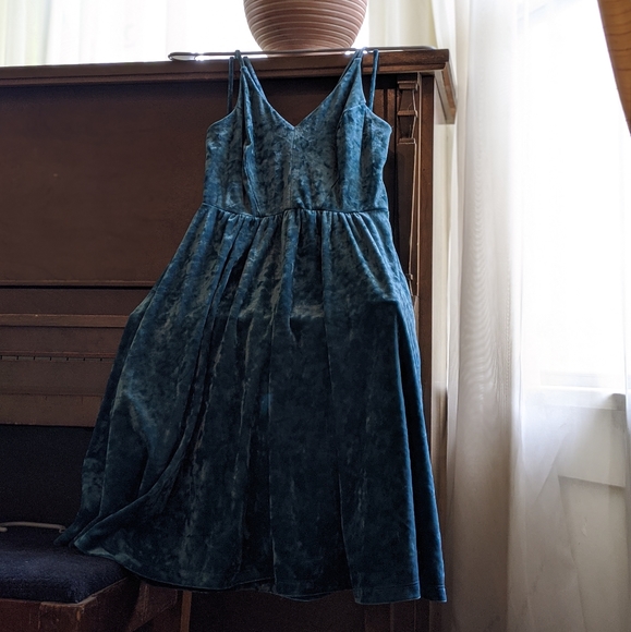 Velvet Mini dress - Picture 2 of 4